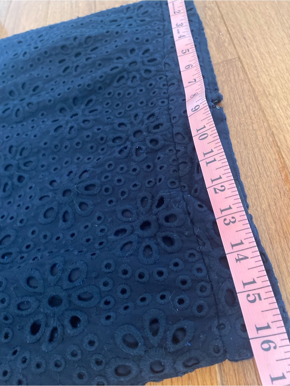 J. Crew No. 2 Pencil Skirt Navy Blue Eyelet Embroidered Cotton Size 8 - Picture 5 of 10